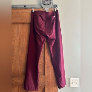 Figs Livingston scrub pants - size M. Color burgundy